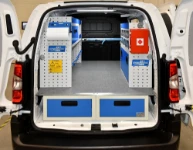 01_Peugeot Partner 2018 L1H1 mit Einrichtung von Syncro System für Bauarbeiten