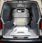 01_Von Syncro für ein Bestattungsunternehmen eingerichteter VW Transporter 