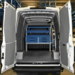 01_Von Syncro System eingerichteter Iveco Daily für die Wartung von Industriemaschinen