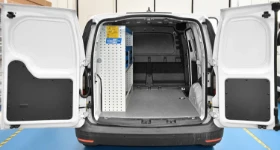 01_VW Caddy 2021 mit Syncro Einrichtung für Sicherheitstechnik