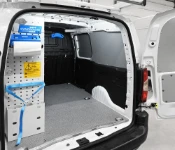 03_Werkzeugständer und Putzrollenhalter im Doblò eines Elektrikers