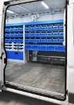 04a_Kofferfixierung mit Haken und Spanngurten im Fiat Ducato