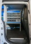 04_Detail der Kofferfixierung im Proace City eines Gas- und Wasserinstallateurs