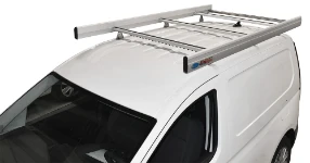 05_Dachträger mit Laderolle und Ultrasilent-Profil auf dem Dach des VW Caddy