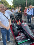 05_Luca Comunello mit dem von Syncro System gesponserten Hybrid-Fahrzeug