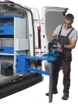 12_Schraubstock auf klappbarem Schraubstockhalter für Kleintransporter