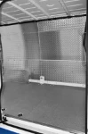 Bodenplatte mit Marmor-Optik und Wandplatten im Sprinter