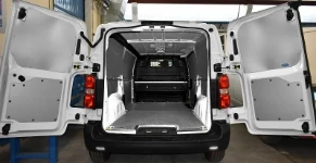 Bodenplatte und Laderaumverkleidungen für den Vivaro 2019