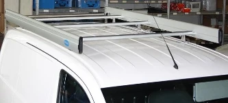 Dachträger mit Seitenwangen und Laderolle für den Nissan NV200