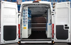 Fahrzeugeinrichtungen IVECO DAILY 2000 L3 H2 01a