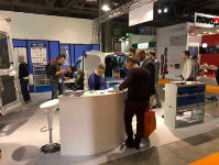 Infotheke im Stand von Syncro bei der MCE 2018