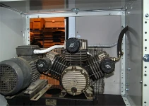 Integration von Material des Kunden in einem von Syncro eingerichteten Kleintransporter für Kfz-Elektriker