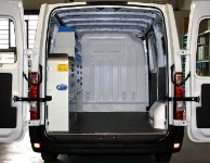 Lieferwagen mit Werkstatt NISSAN NV400 L1 H1 08a