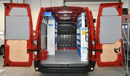 Lieferwagen mit Werkstatt RENAULT MASTER 2010 L2 H2 03a