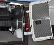 Mercedes Vito mit gummierter Oberfläche