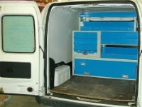 Mobil mit Regalen FORD COURIER 01b