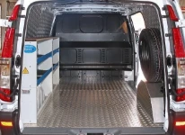 Mobil mit Regalen MERCEDES VITO 2004  L1 H1 08a