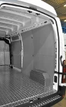 Multiplex-Bodenplatte und Wandplatten aus Blech für den Movano