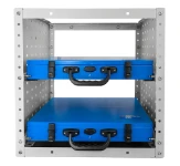 01_Mit den neuen Kofferhalterungen in die Syncro Fahrzeugeinrichtung integrierte Koffer