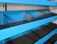 01_Regalwanne mit Rückwand und hohen Trennblechen