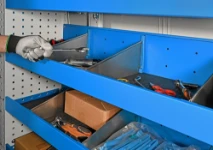 03_Hohe Regalwanne mit Klappe