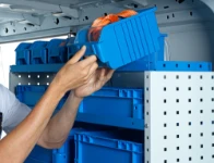 03_Kleine herausnehmbare Kunststoffbehälter