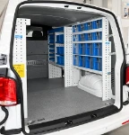 03_Rechte Wand des Transporter mit durchsichtigen Kippladen