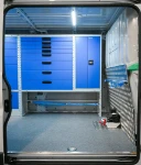 04_Seilwinde und Kofferfixierung mit Spanngurt in dem von Syncro System eingerichteten Ducato