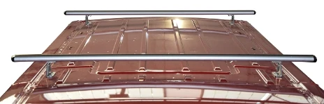 Aerodynamische Grundträger auf dem Dach des NV400