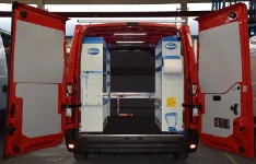 Ein für die Wartung von Kühlanlagen eingerichteter NV400