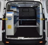 Eingerichteter Laderaum des Ford Custom