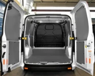 Ford Custom mit Laderaumverkleidung