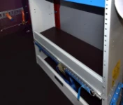 Holzplatte im NISSAN NV400