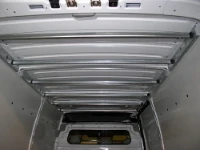 Kleidertransport Fahrzeugeinrichtung