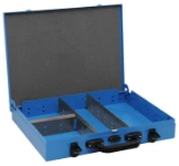 KOFFER MIT METALLTRENNVORRICHTUNGEN