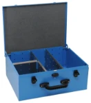 KOFFER MIT METALLTRENNVORRICHTUNGEN