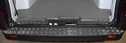 Ladekantenschutz aus Riffelaluminium