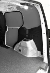 Rechte Laderaumwand des Courier mit Schutzverkleidung
