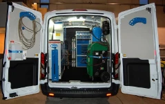 Von Syncro eingerichteter Kleintransporter für Kfz-Elektriker